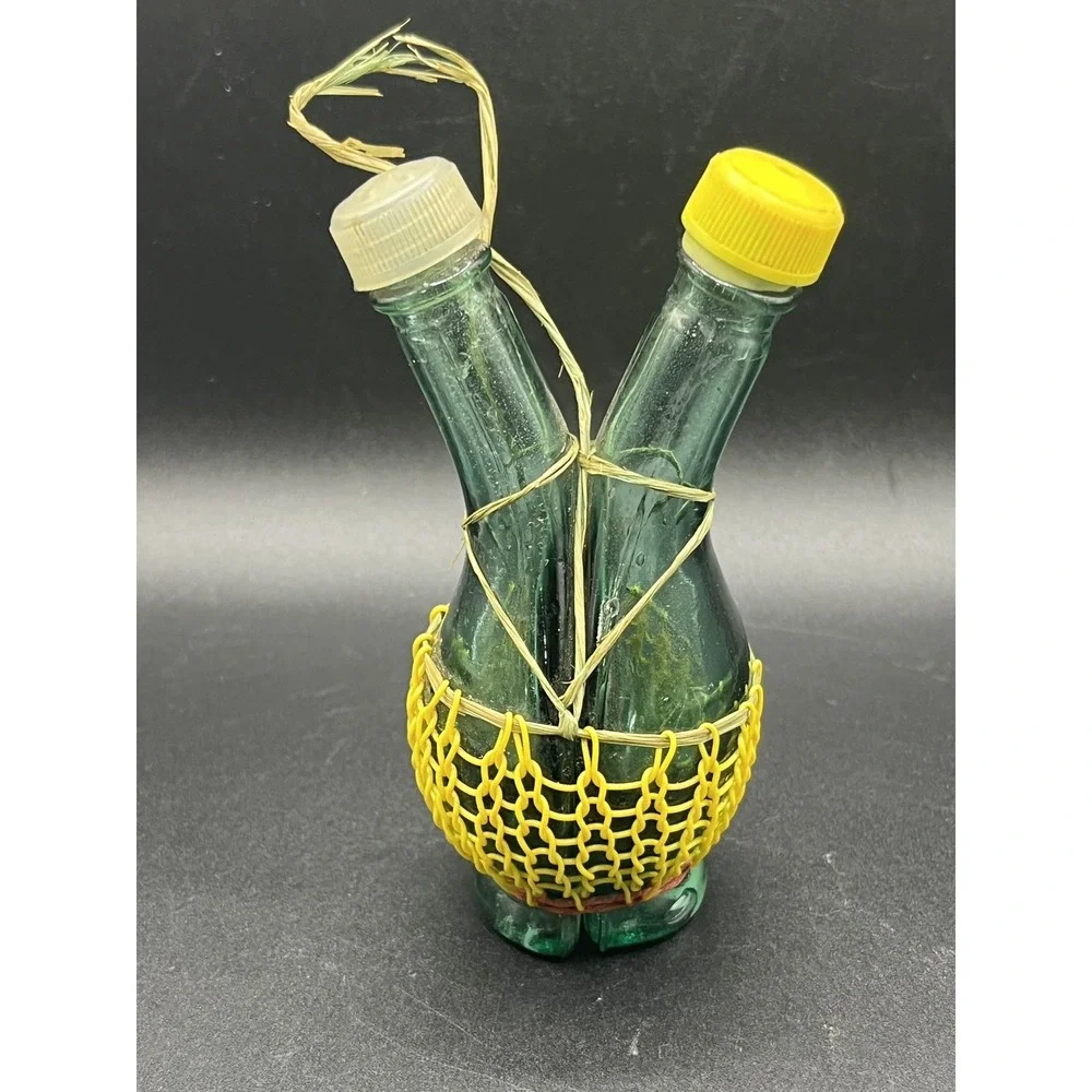 Vtg Mini Wine Bottle Jug Salt & Pepper Shaker Green‎ Glass Made in Italy 4.5